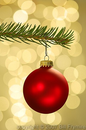 Christmas-tree-ornament-single-red.jpg